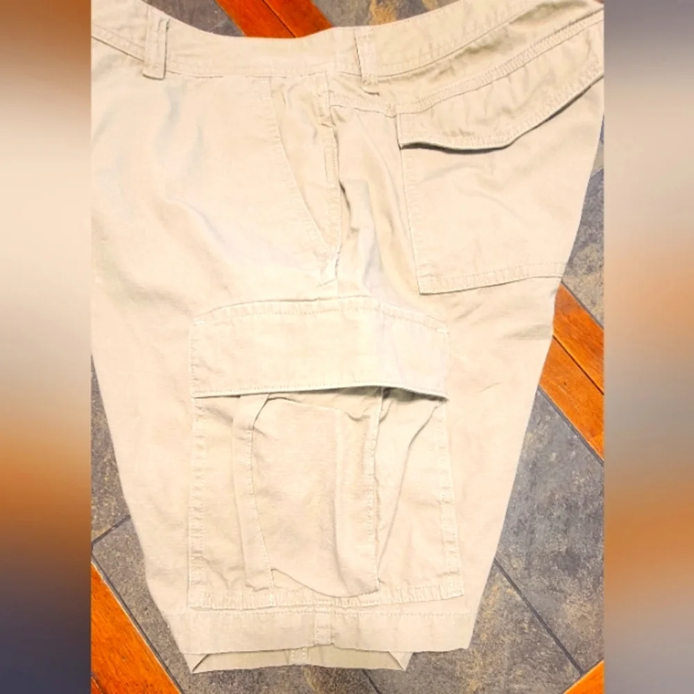North Face Synkros‎ Cotton Lightweight Cargo Shorts Tan Size 40
